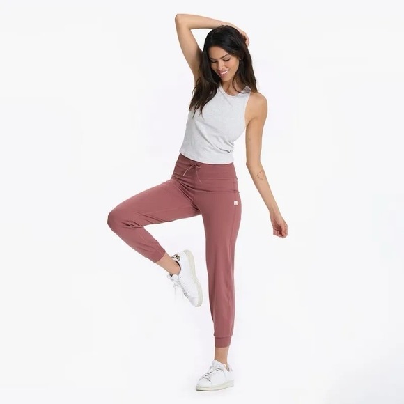 Vuori Pants - $98 Vuori Daily Leggings Size M In Rosewood